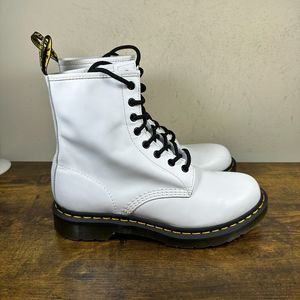 Dr. Martens 1460 White Leather Boots Women's Size 9‎